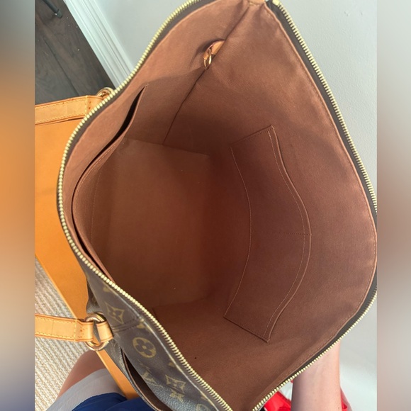 Louis Vuitton Monogram Totally MM - Picture 2 of 6